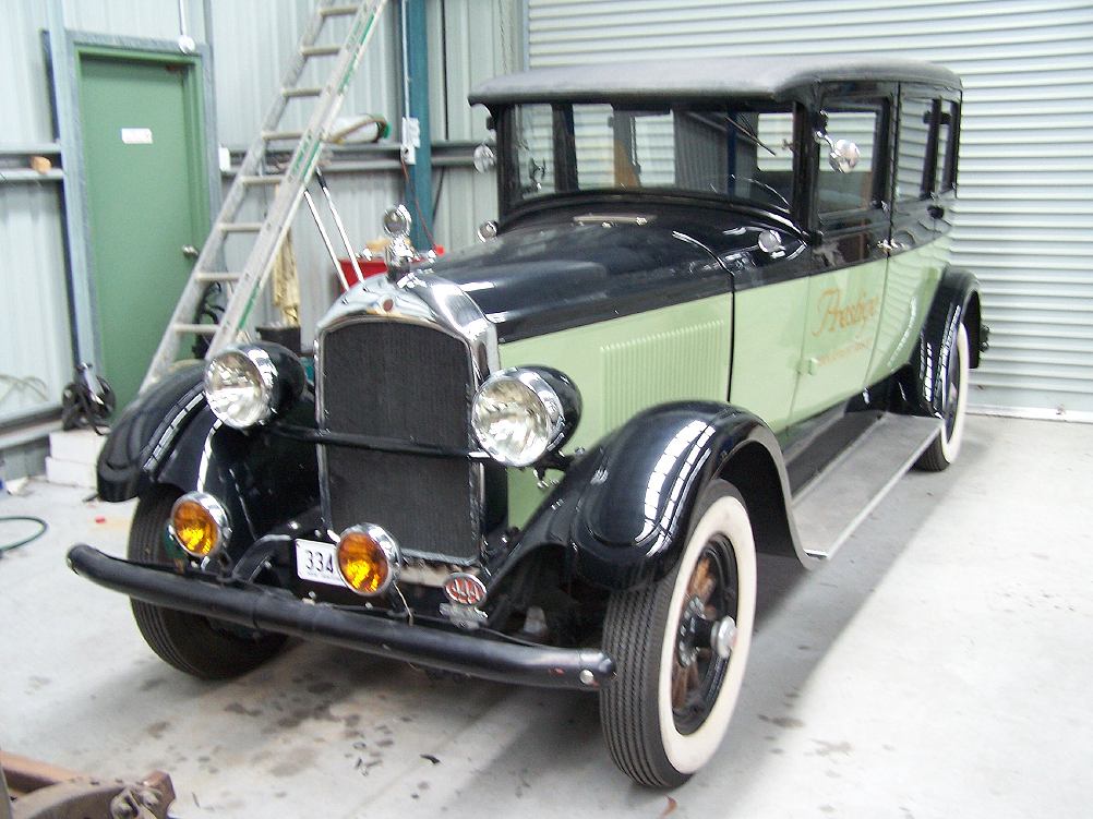 1927_Eight-85_sedan